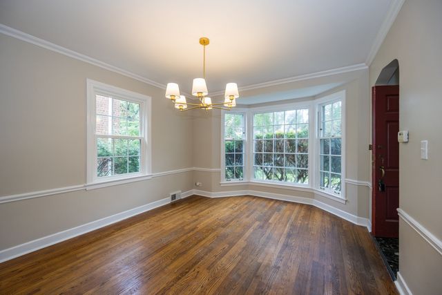 2701 W Fitch Avenue, Chicago, IL 60645