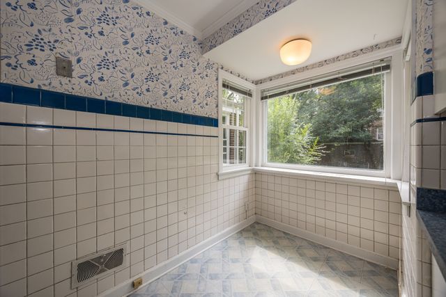 2701 W Fitch Avenue, Chicago, IL 60645