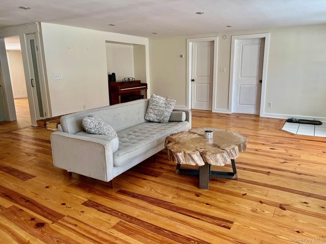 1245 Salt Point Turnpike, Pleasant Valley, NY 12569