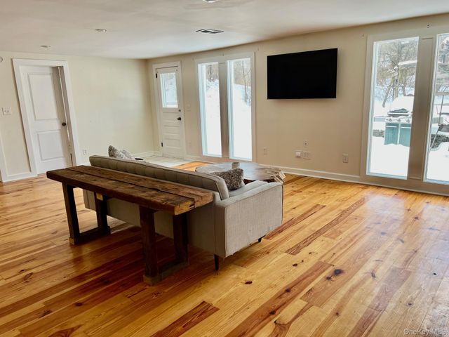 1245 Salt Point Turnpike, Pleasant Valley, NY 12569