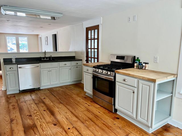 1245 Salt Point Turnpike, Pleasant Valley, NY 12569