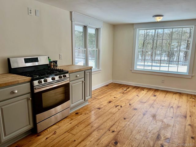 1245 Salt Point Turnpike, Pleasant Valley, NY 12569