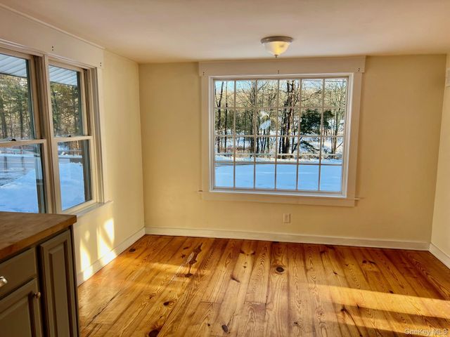 1245 Salt Point Turnpike, Pleasant Valley, NY 12569