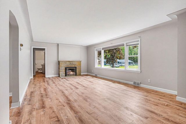 501 Marcelletti Avenue, Paw Paw, MI 49079
