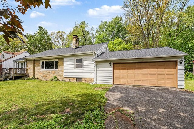 501 Marcelletti Avenue, Paw Paw, MI 49079