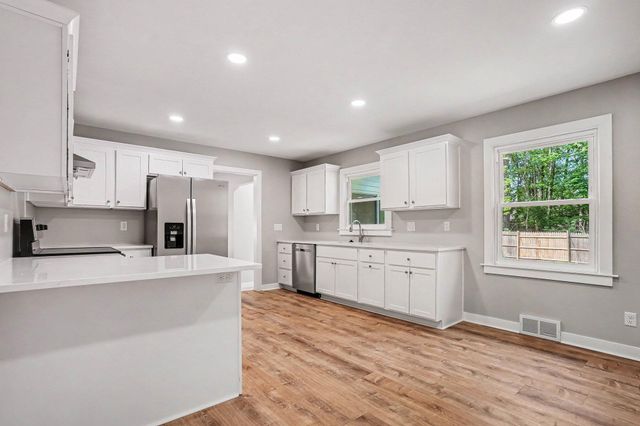 501 Marcelletti Avenue, Paw Paw, MI 49079