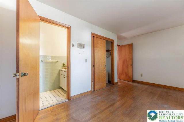 1071 Shadow Oaks Lane, Slatington Boro, PA 18080