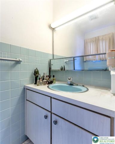 1071 Shadow Oaks Lane, Slatington Boro, PA 18080