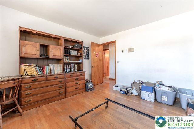 1071 Shadow Oaks Lane, Slatington Boro, PA 18080