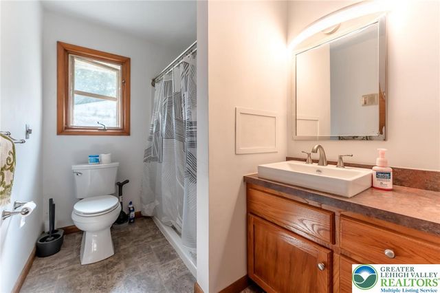 1071 Shadow Oaks Lane, Slatington Boro, PA 18080