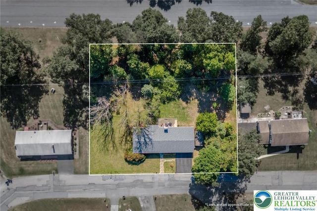 1071 Shadow Oaks Lane, Slatington Boro, PA 18080