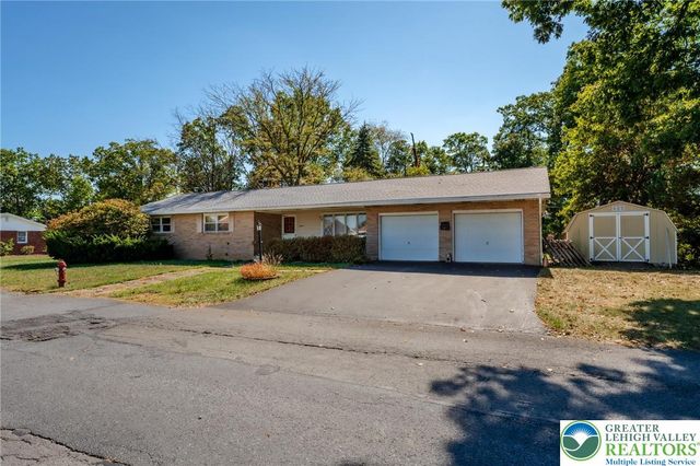 1071 Shadow Oaks Lane, Slatington Boro, PA 18080