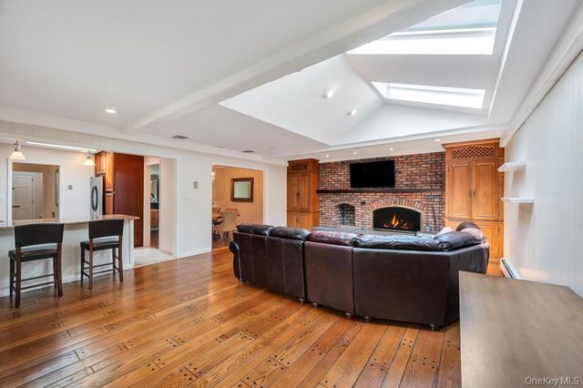98 Larch Drive, Manhasset Hills, NY 11040