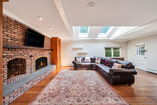 98 Larch Drive, Manhasset Hills, NY 11040