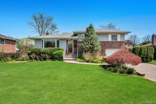 98 Larch Drive, Manhasset Hills, NY 11040