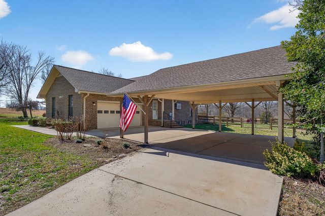 3857 Baxter Rd, Baxter, TN 38544