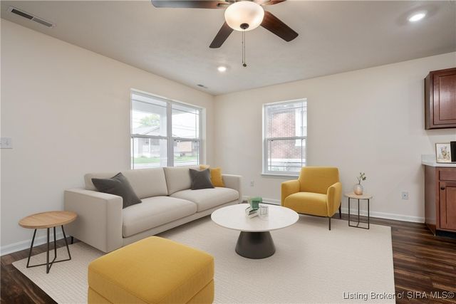 210 Clay Street, New Albany, IN 47150