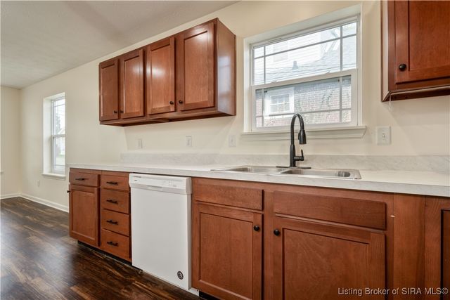 210 Clay Street, New Albany, IN 47150