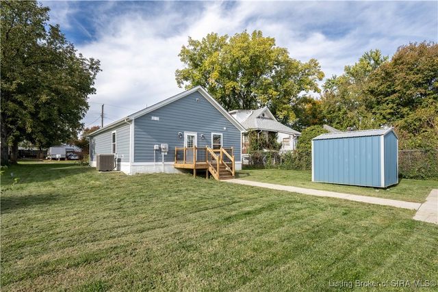 210 Clay Street, New Albany, IN 47150