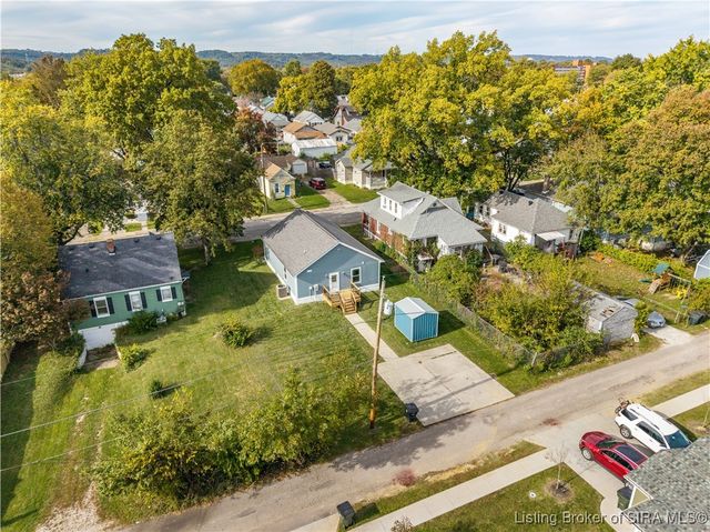 210 Clay Street, New Albany, IN 47150