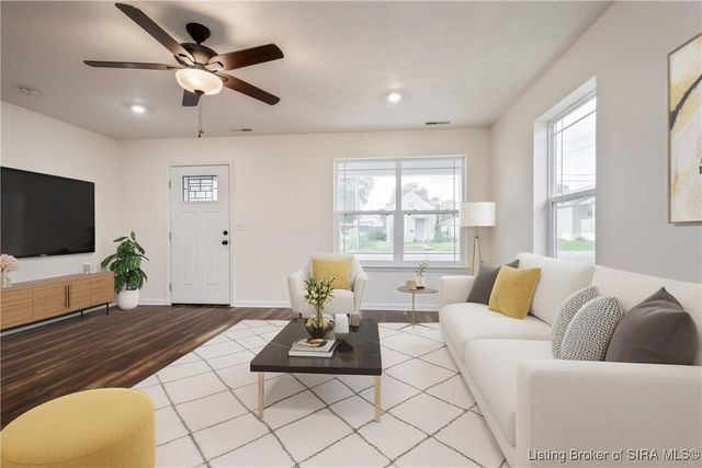 210 Clay Street, New Albany, IN 47150