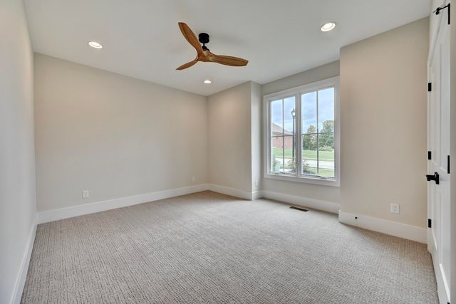 820 Fairbanks Lane, Southgate, KY 41071