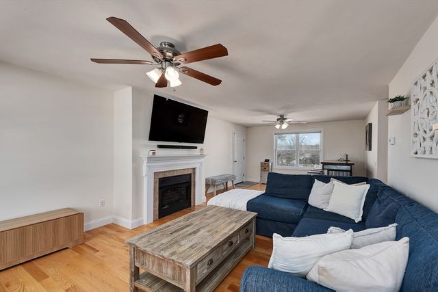 259 Hilldale Ave, Haverhill, MA 01832