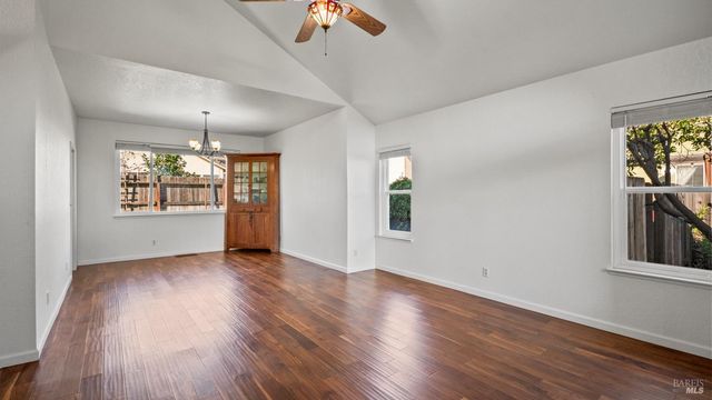 2913 Willow Ct, Fairfield, CA 94533