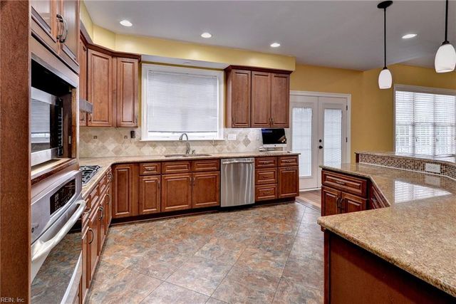 129 Birdie DR, Suffolk, VA 23434