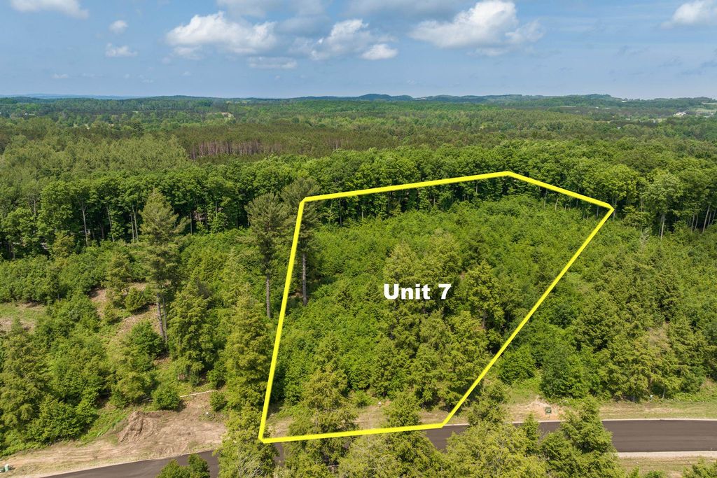 8852 Hemlock Hill Drive, Traverse City, MI 49685