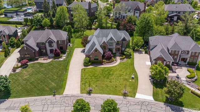2885 Ambleside Court, Rochester, MI 48306