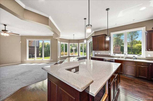 2885 Ambleside Court, Rochester, MI 48306