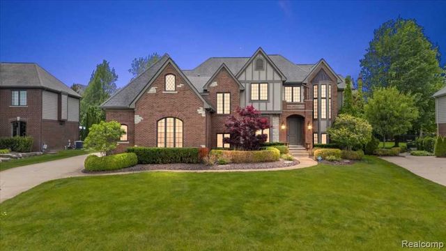 2885 Ambleside Court, Rochester, MI 48306
