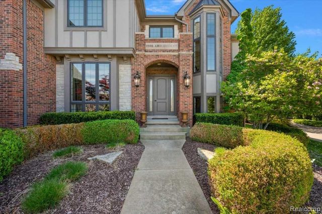 2885 Ambleside Court, Rochester, MI 48306