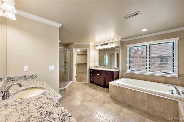 2885 Ambleside Court, Rochester, MI 48306
