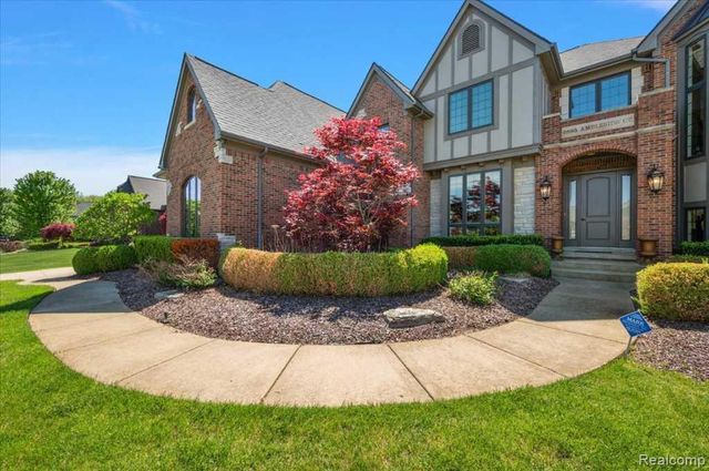 2885 Ambleside Court, Rochester, MI 48306