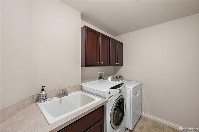 2885 Ambleside Court, Rochester, MI 48306