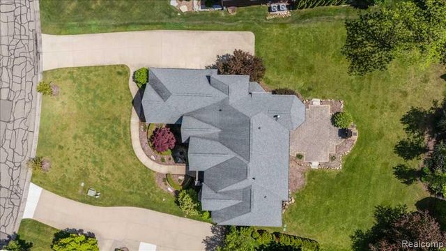 2885 Ambleside Court, Rochester, MI 48306