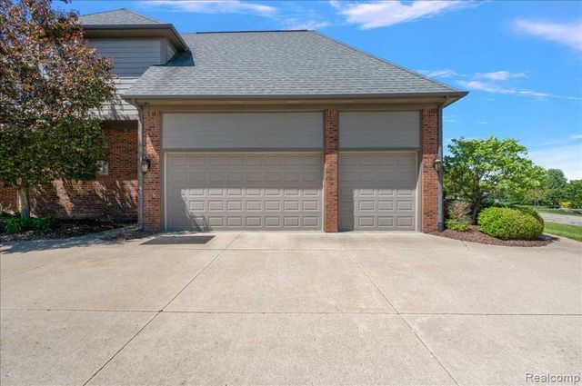 2885 Ambleside Court, Rochester, MI 48306