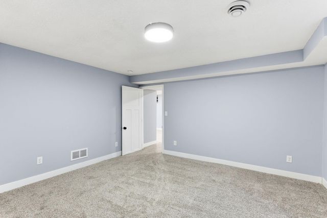 879 Iowa Avenue W, Saint Paul, MN 55117