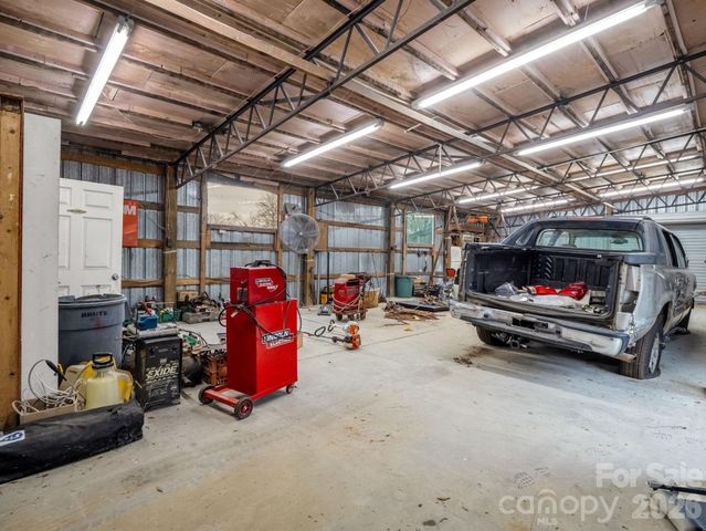 827 Old Henrietta Road, Forest City, NC 28043