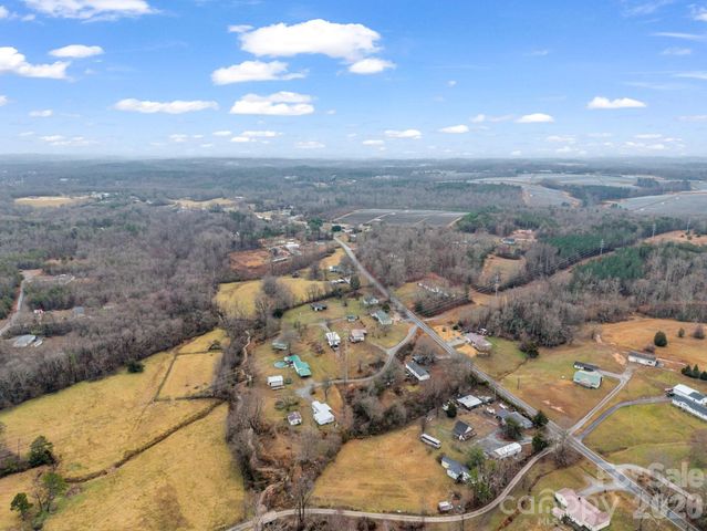 827 Old Henrietta Road, Forest City, NC 28043