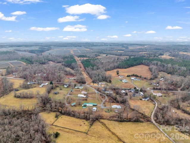 827 Old Henrietta Road, Forest City, NC 28043