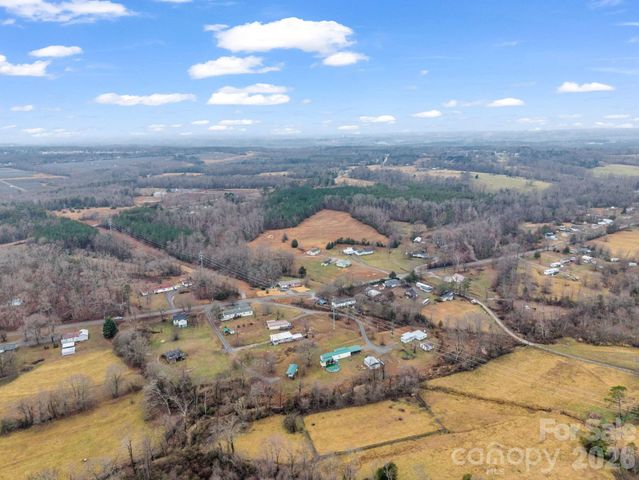 827 Old Henrietta Road, Forest City, NC 28043