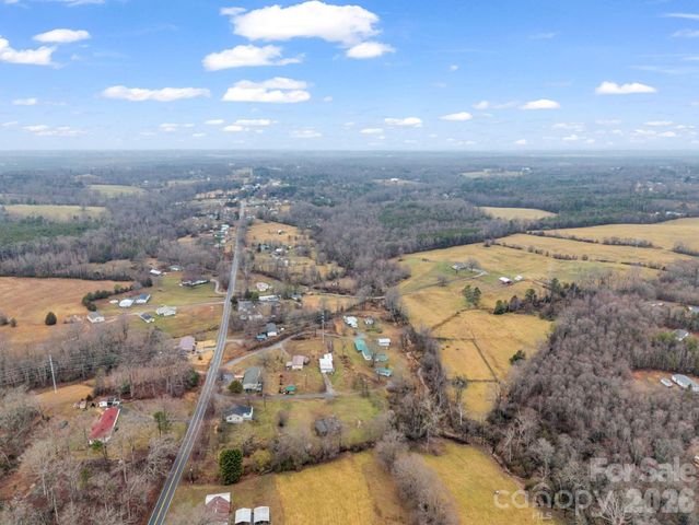 827 Old Henrietta Road, Forest City, NC 28043