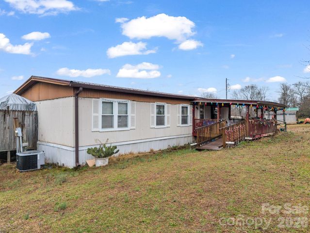 827 Old Henrietta Road, Forest City, NC 28043