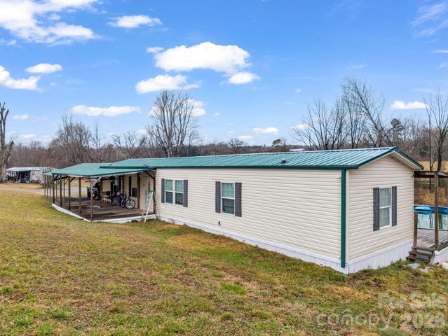 827 Old Henrietta Road, Forest City, NC 28043