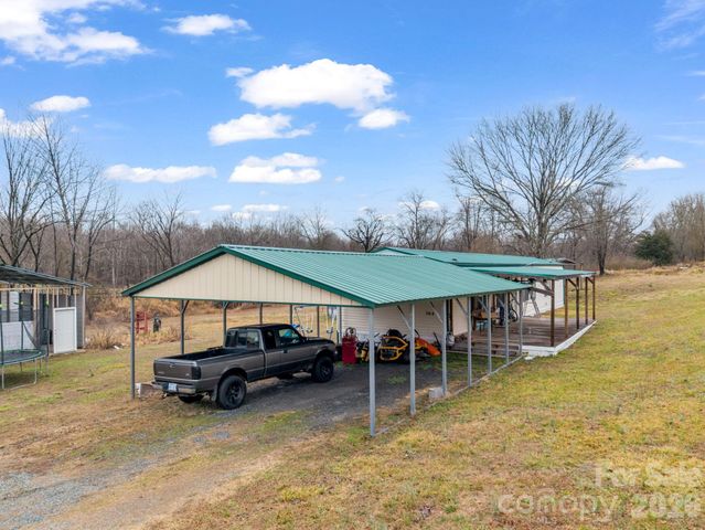 827 Old Henrietta Road, Forest City, NC 28043