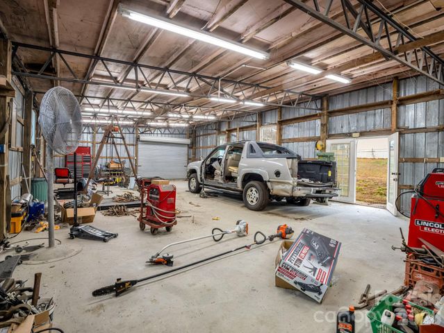 827 Old Henrietta Road, Forest City, NC 28043