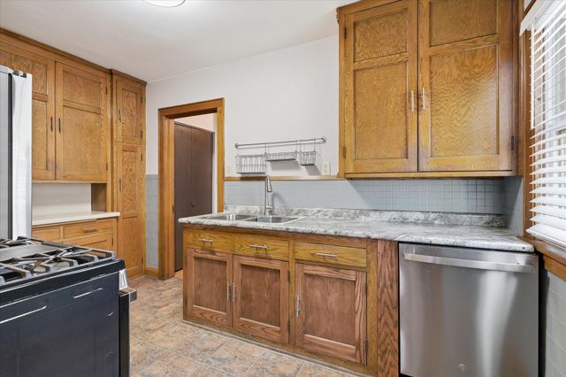 4240 28th Avenue S, Minneapolis, MN 55406